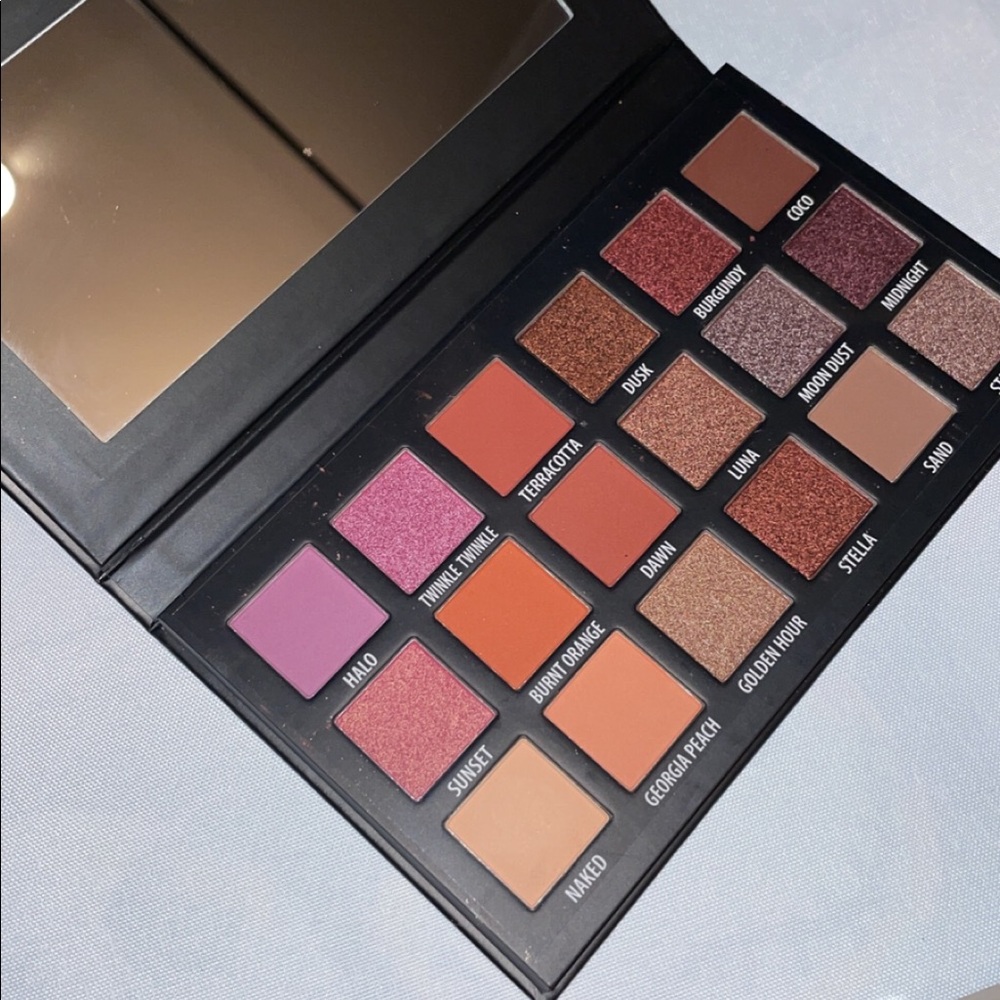 KAB cosmetics eyeshadow palette
